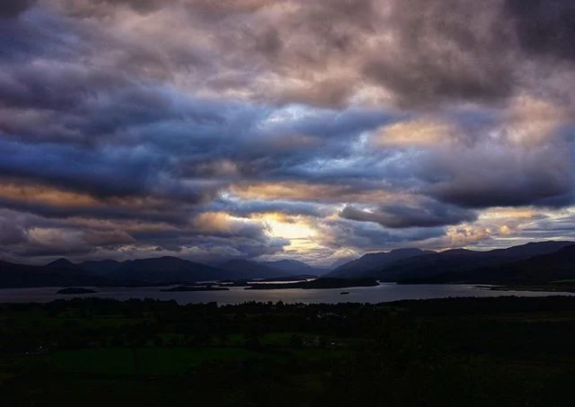 Night fall Loch Lomond nature really knows how to look stunning. #lucky #luckytolivehere #scotland #simplyscotland #westhighlandway #walk #running #cycling #rambling #wild #campinglife  #thewalkersclub @thewalkersclub