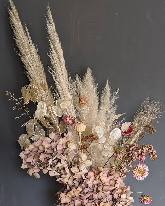 Still cracking out a dried bouquet here or there. Won't be long now till I'll have the flowers to cut and dry for larger orders. As everything is sustainably grown, I have to be patient. All the colours are natural and hung to dry in small batches in