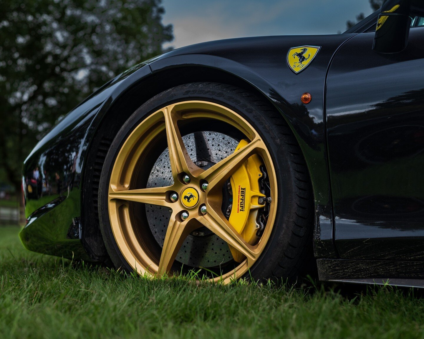 Name the model👇🤔
&bull;
Comment your guess below!🏎️
&bull;
📸 Photography by @lukeseyeview
&bull;
 #lamborghinis  #carporn101 #carsofınstagram #supercardaily700 #exoticcars247 #carsandcoffe #carlifestyles #amazingcarsdaily #sportscarsofinstagram  