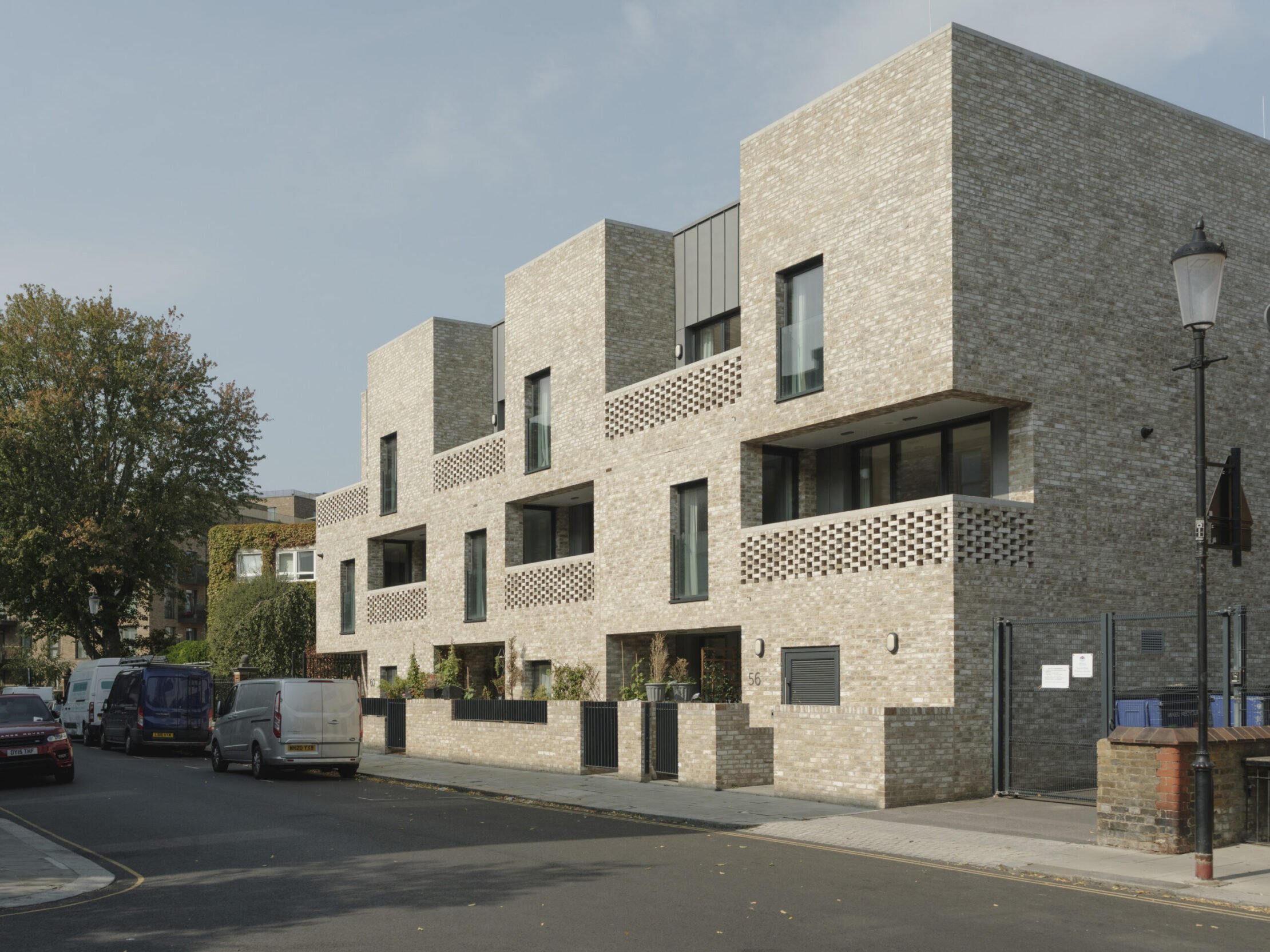 Middle-Row-Housing-Southern-Row-Penoyre-Prasad-Tim-Crocker-scaled-2220x0-c-default.jpg