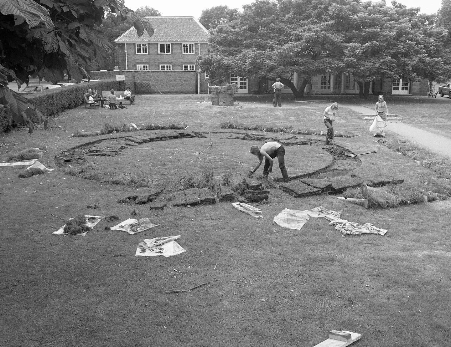 David Nash, Sod Swap 1983
Mike Perry, Reverse Sod Swap 2024

In 1983, land artist David Nash transplanted a piece of rough North Wales countryside (8 m turf circle) into the lawn of the Serpentine Gallery as part of The British Sculpture show. He too