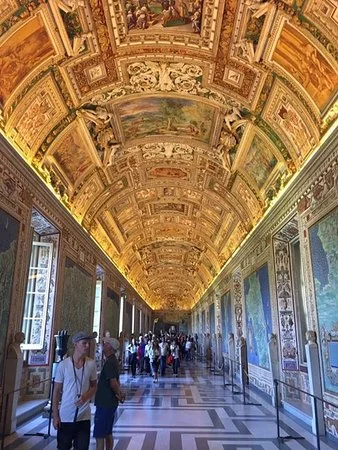 vatican-museum-map-room.jpg