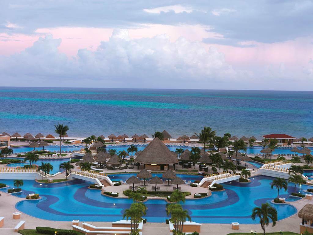 mega-resorts-moon-palace-swimming-pool-area.jpg