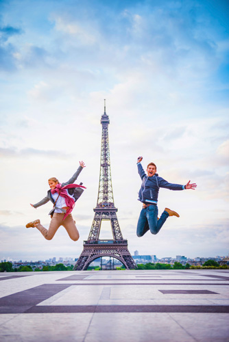 France_Paris_Eiffel-Tower-people-jumping_GettyImages-543195031.jpg