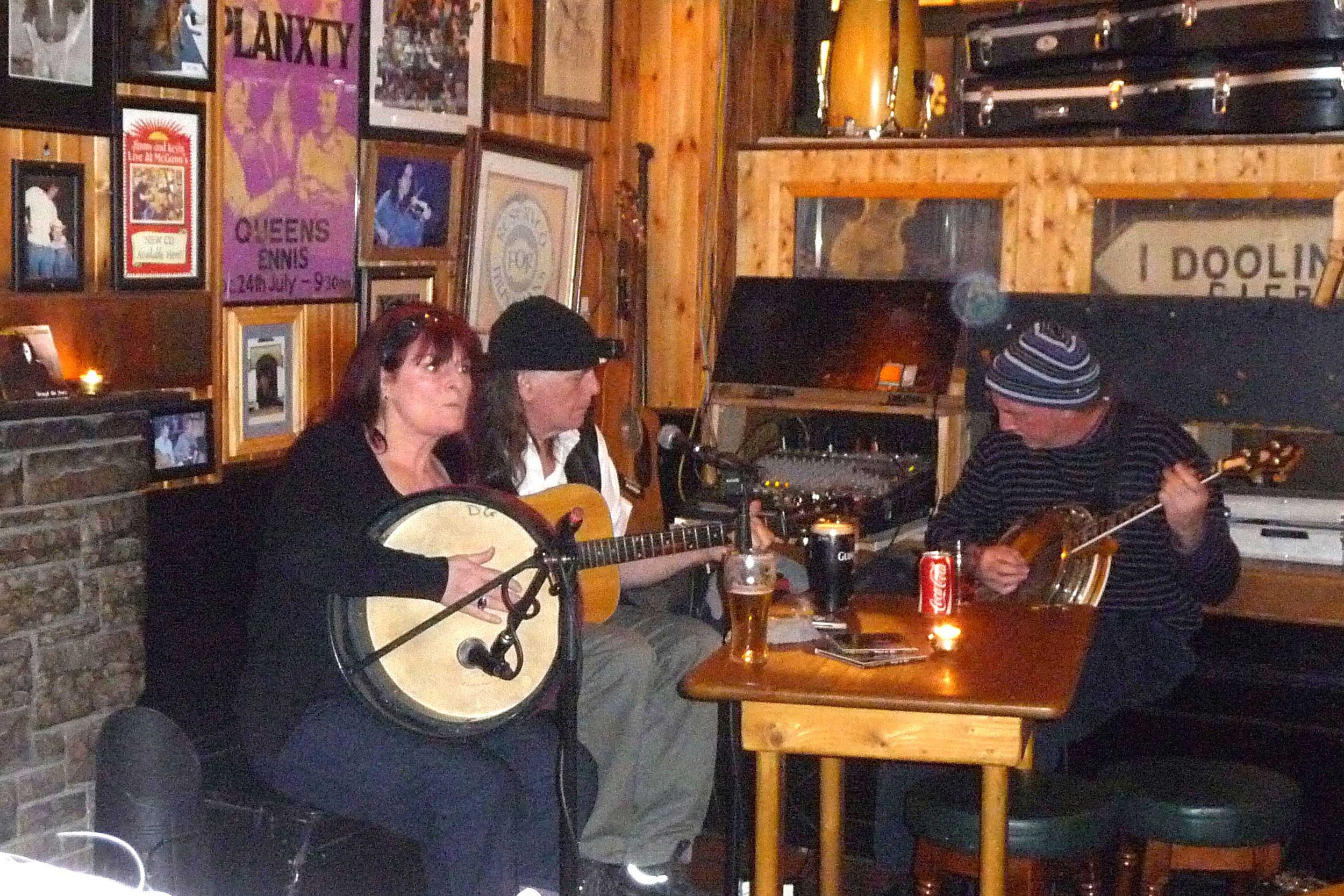 UK-and-Ireland-TradMusicinDoolin.jpg