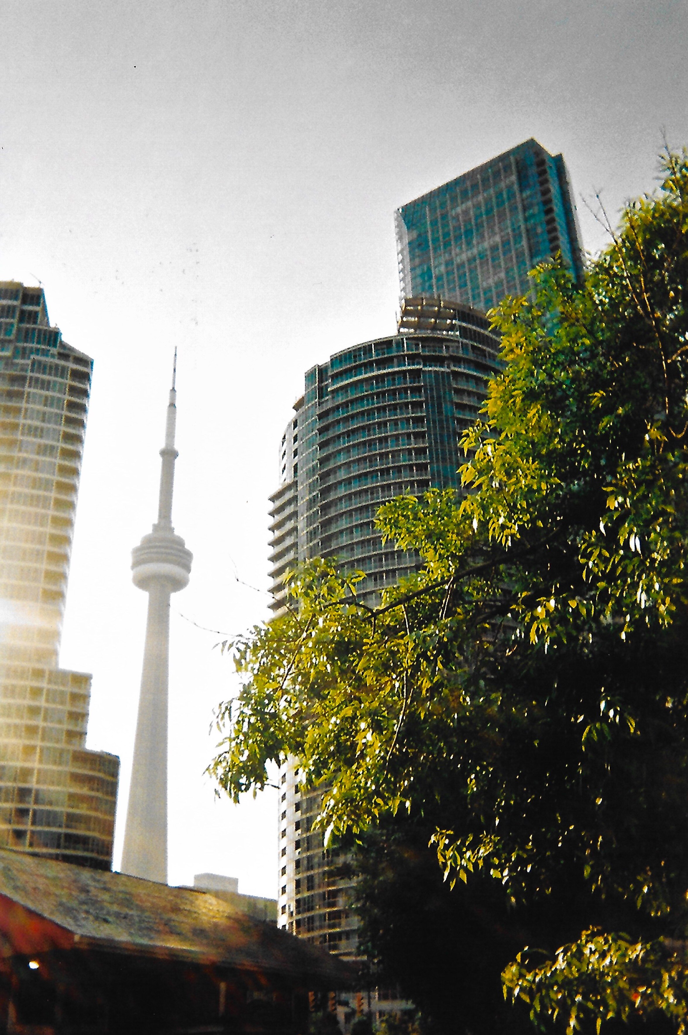 'cn tower, toronto'