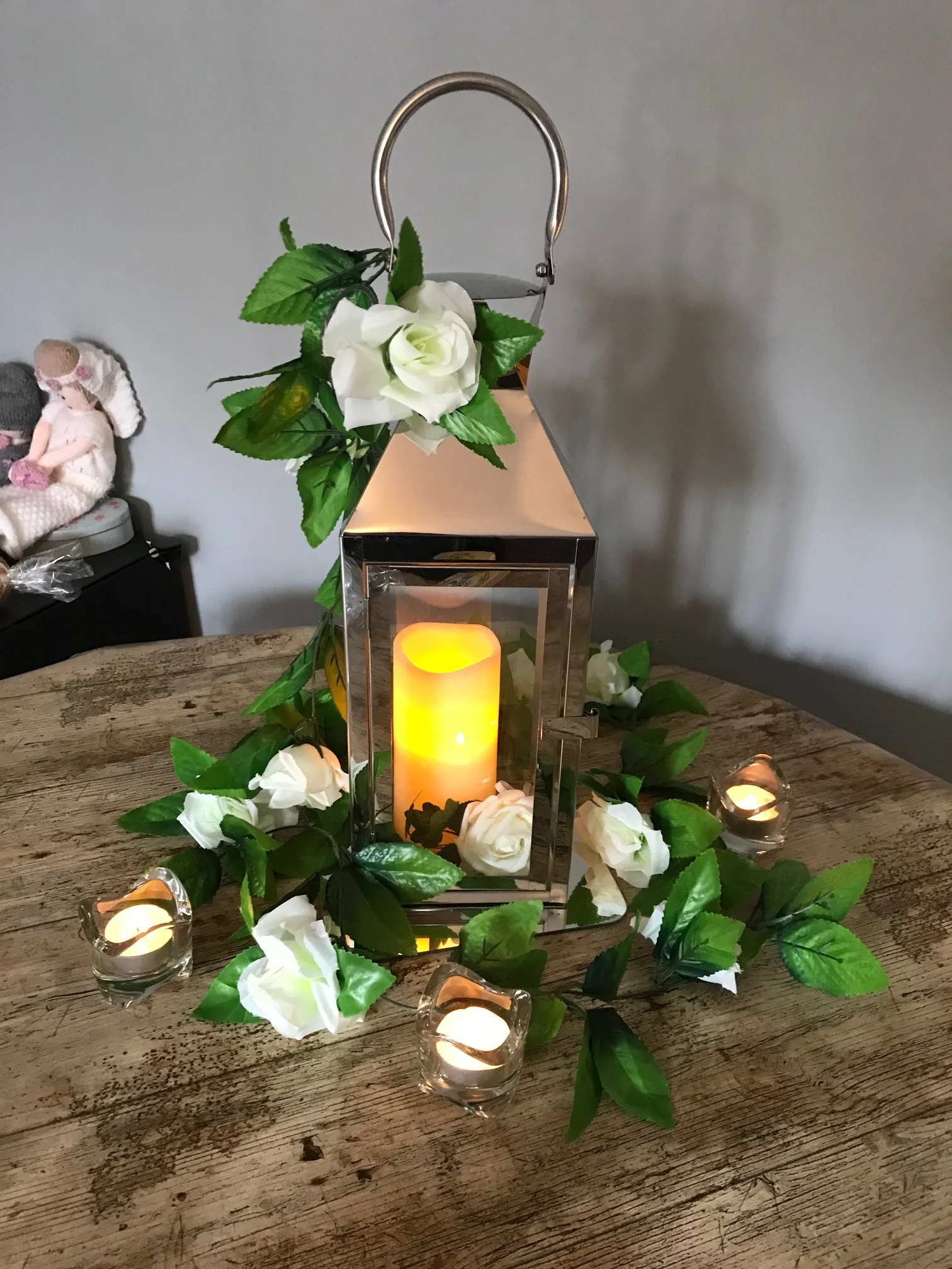 Silver Lantern - Square Mirror Plate - Wavy Tealight Holders - Rose Garland (CPLL08)