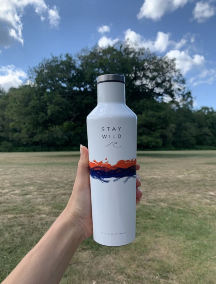 Stay Wild Bottle for a sustainable picnic