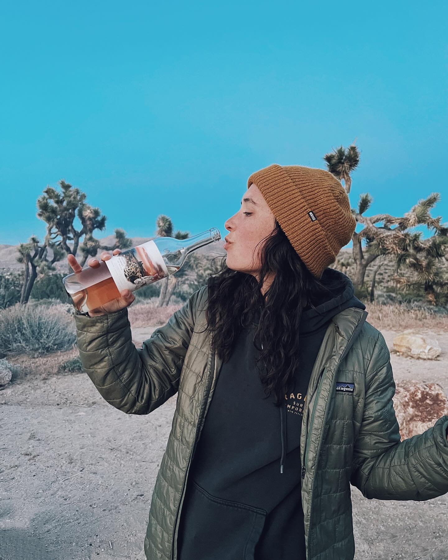 Out On Adventure🌵 
⠀⠀⠀⠀⠀⠀⠀⠀⠀
We love to see these wines in the wild&hellip;

Where will you be sipping this summer? 
⠀⠀⠀⠀⠀⠀⠀⠀⠀
#YourFavoriteHikingBuddy #StayHydrated

(Also, happy happy birthday @huertalauren)
.
.
.
#BelongWineCo #BelongWines #ElDor