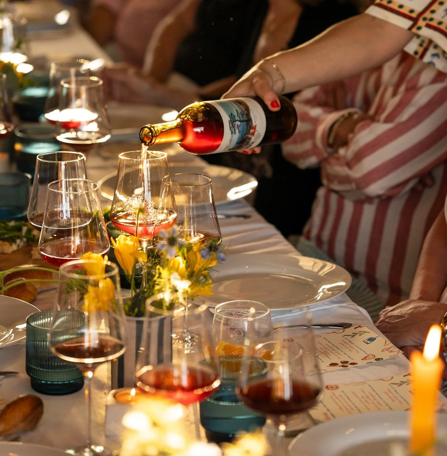 The holidays are here and wine has a way of doing what our busy world often can&rsquo;t... 

It slows us down, brings us together, and invites us to be fully present in the moment.

Our picks for your Thanksgiving table:

🌈 SUNSHOWER CARBONIC RED🌈
