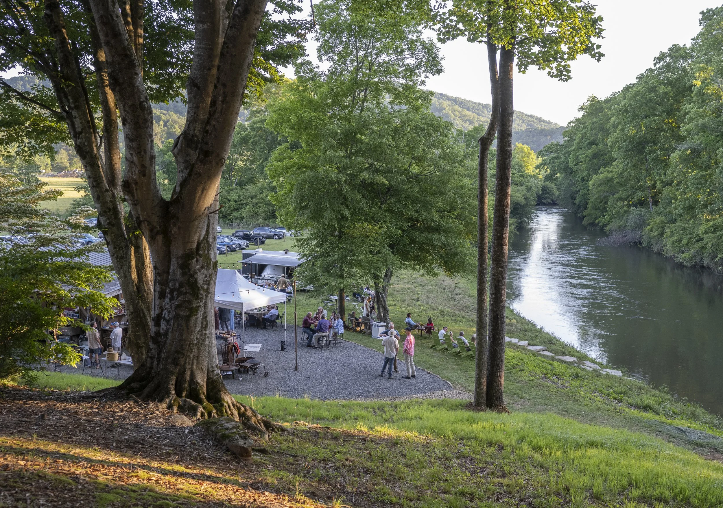 Bent River  6_4_22bw7_6159.JPG