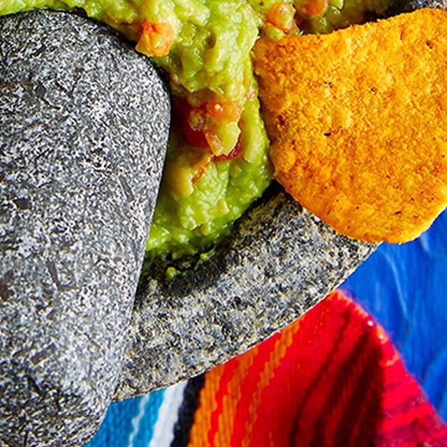 Spicy guacamole, avocado bruschetta, a bowl of fresh Poke - the world is a beautiful place &amp; its better with Viva Cados. 🥑🌎 #vivcados