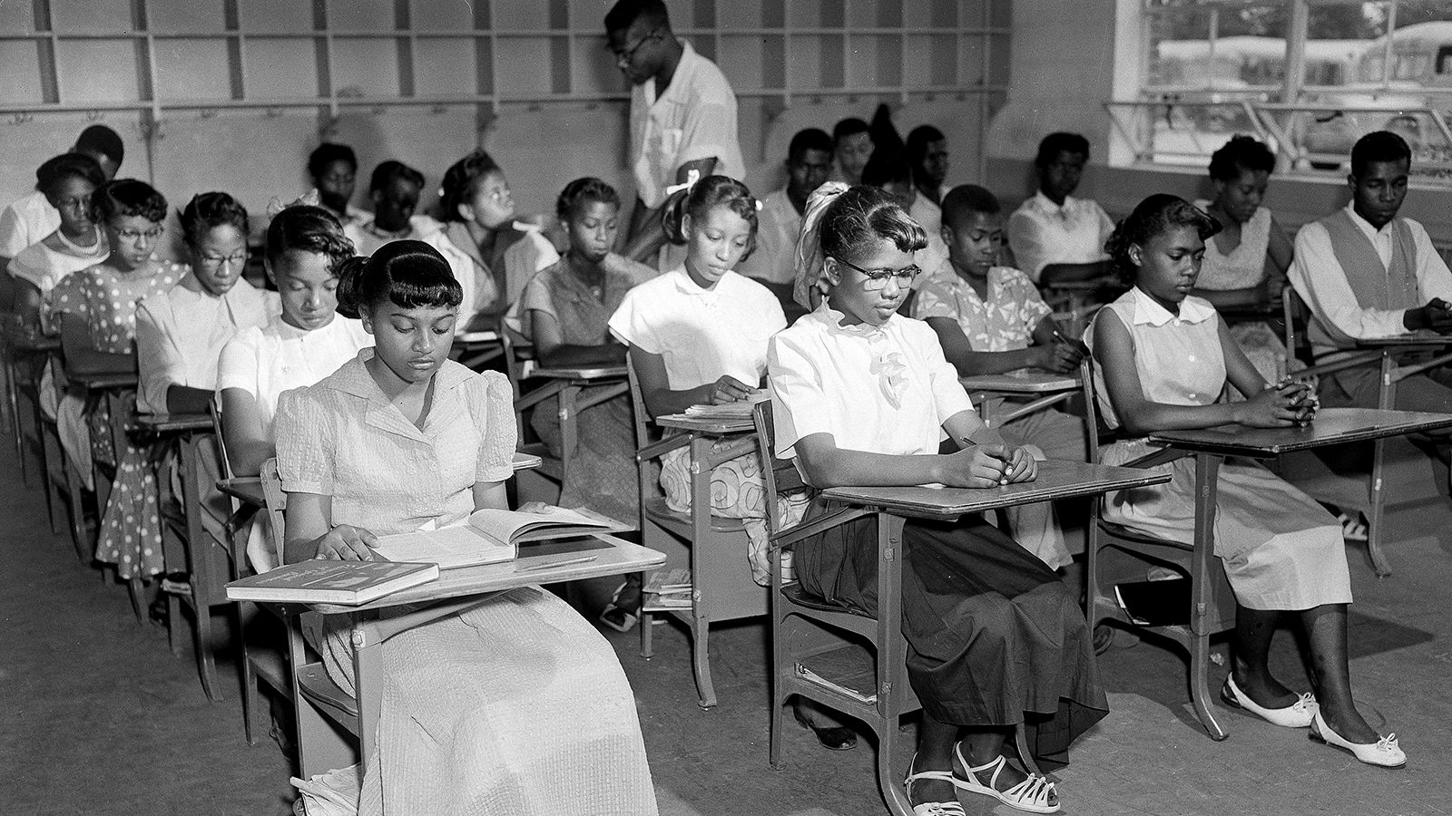 Расовая сегрегация. Школы для чернокожих США. Сегрегация в США. Школы для черных в США. Расовая дискриминация в школах США.