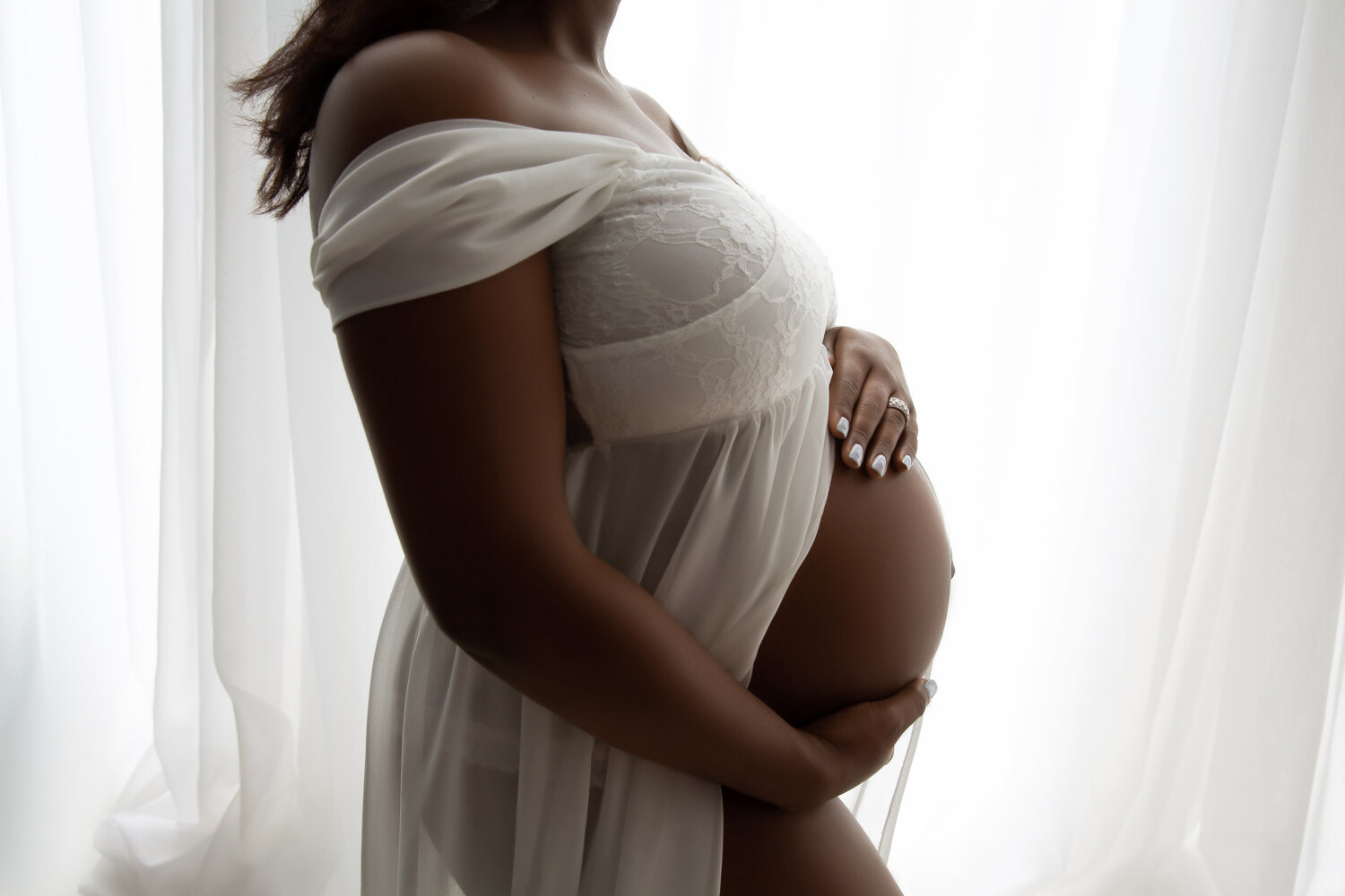 maternity pregnancy boudoir robe chicago suburbs illinois african american woman-4.jpg