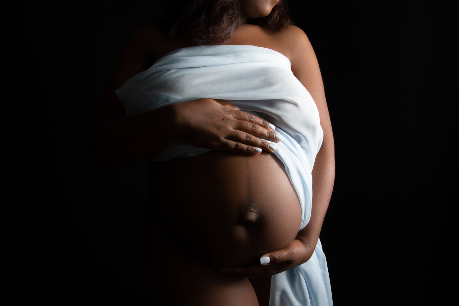 maternity pregnancy boudoir robe chicago suburbs illinois african american woman-14.jpg