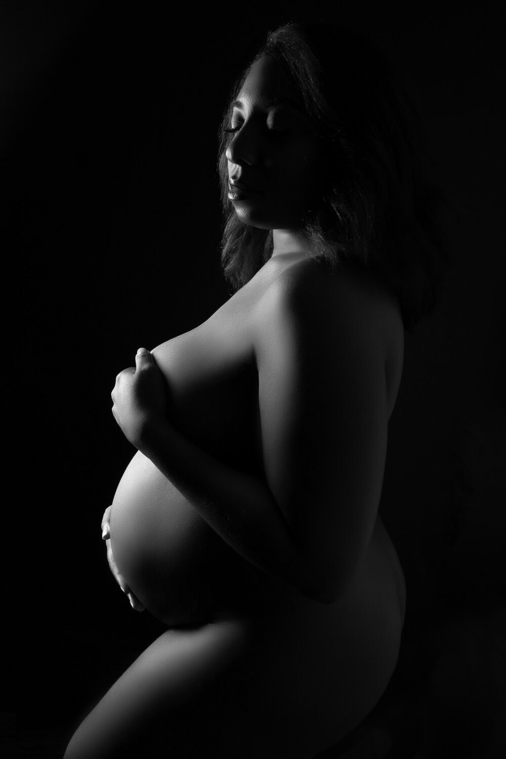 maternity pregnancy boudoir robe chicago suburbs illinois african american woman-15.jpg