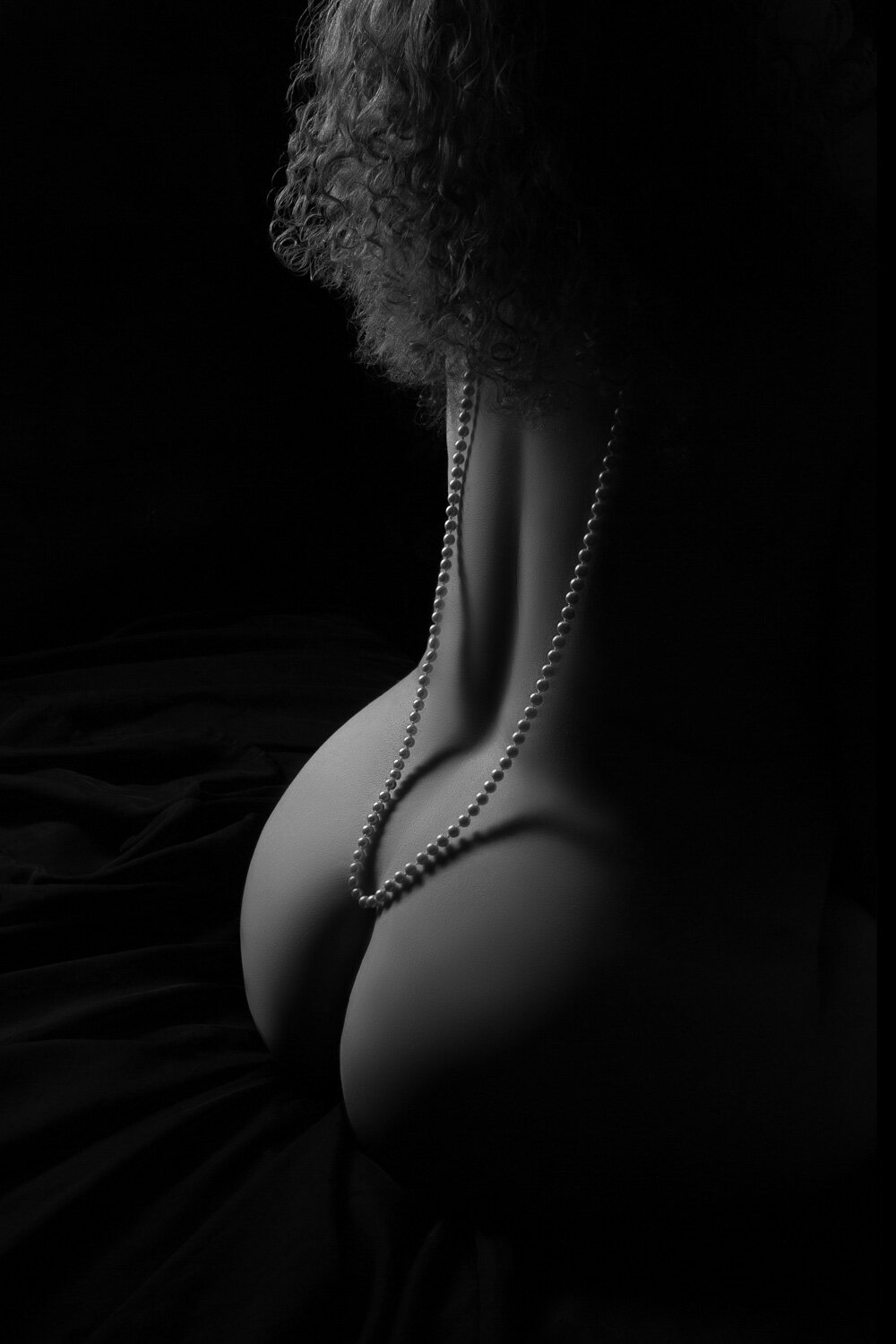chicago bodyscape black and white boudoir-3.jpg