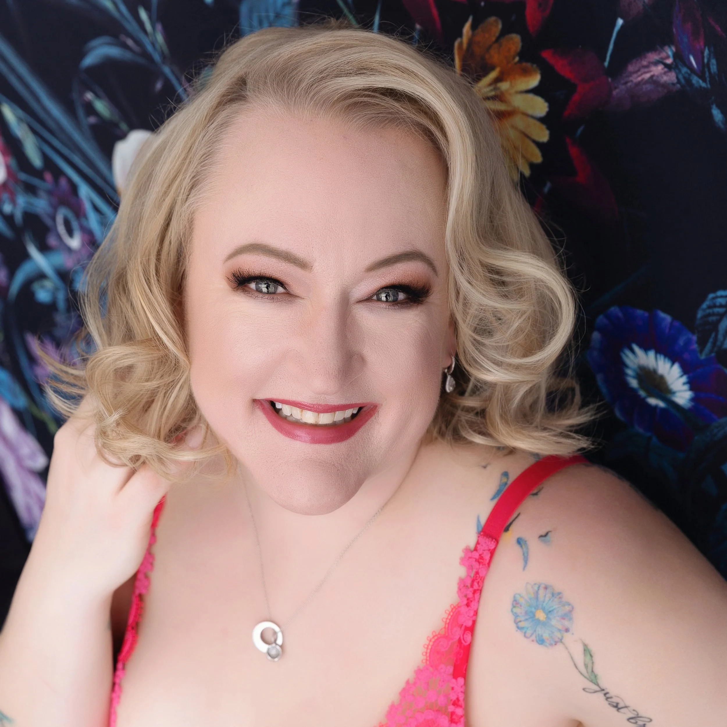 7 Reasons You Deserve a Day Off (For Boudoir!)