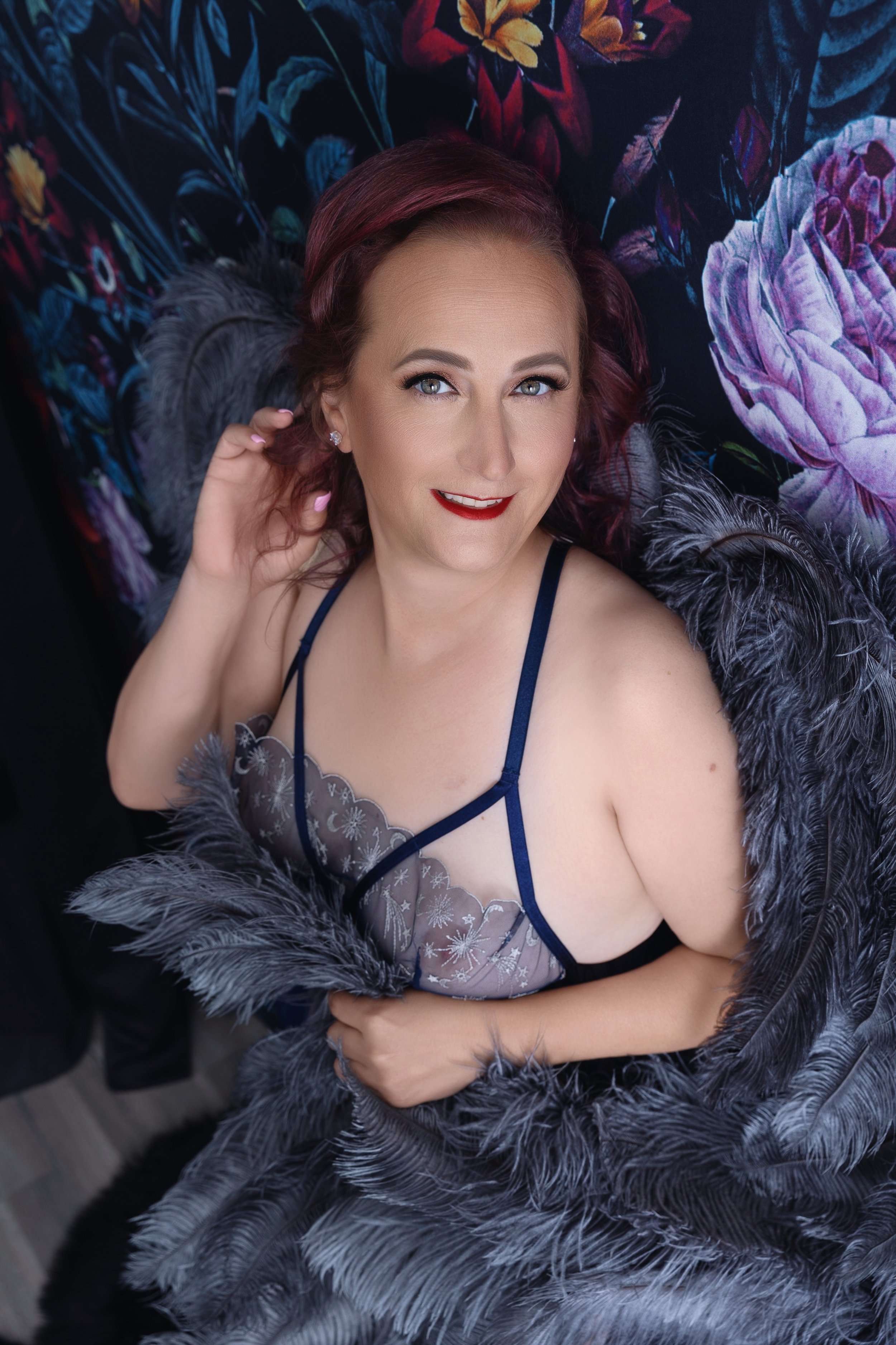 Celebrating a divorce with a boudoir photoshoot