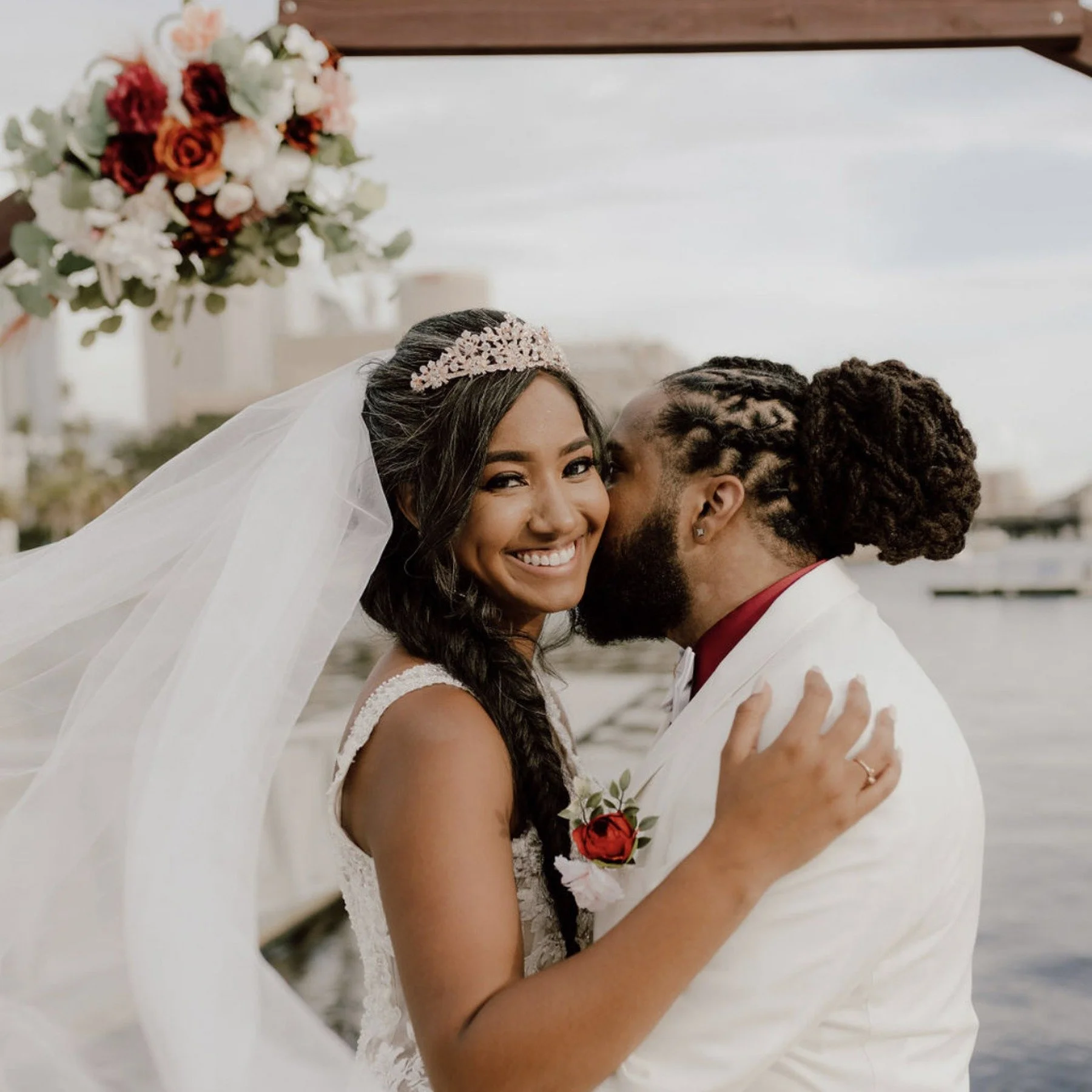 01-wedding-veil-kiss.jpg
