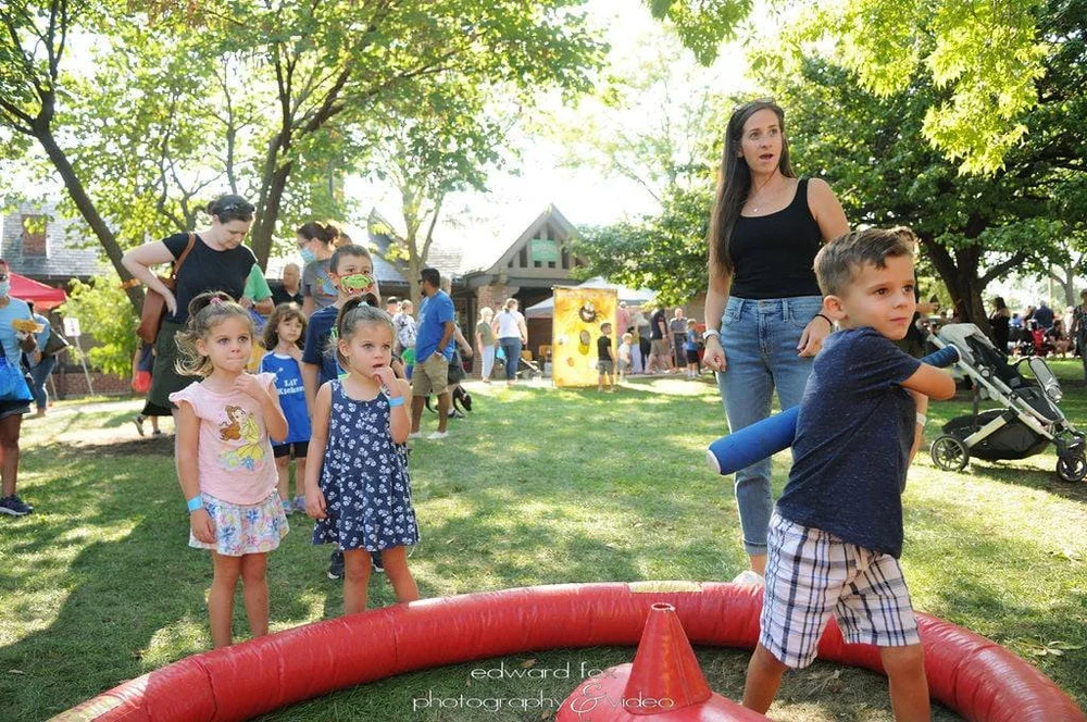 Kids s Entertainment — Norwood Park Fall Fest