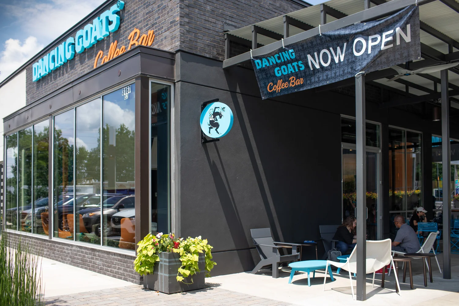 Another view of the front of the Dancing Goats in Buckhead.
