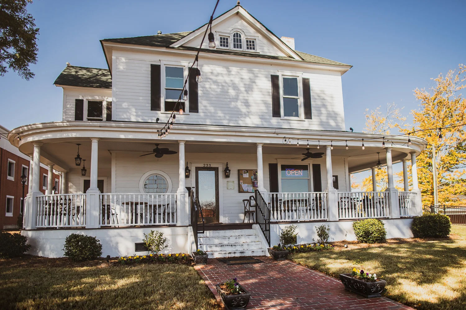 Front entrance of Boulder Creek Coffee at the historic Jule Oakes House at 233 E. Crogan St., Lawrenceville, GA.