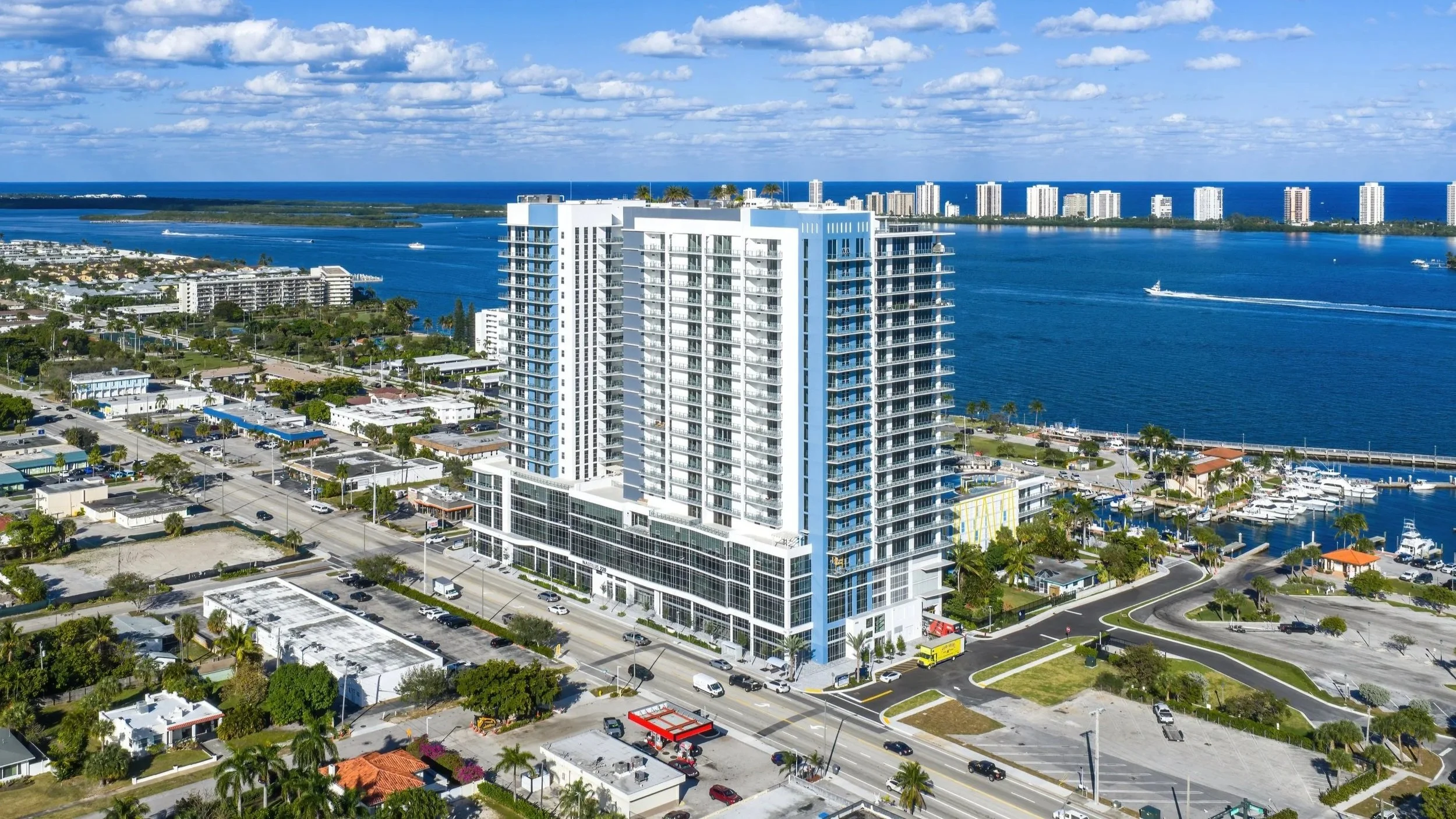 021-220LakeShoreDrive-LakePark-FL-33403-SMALL.jpg