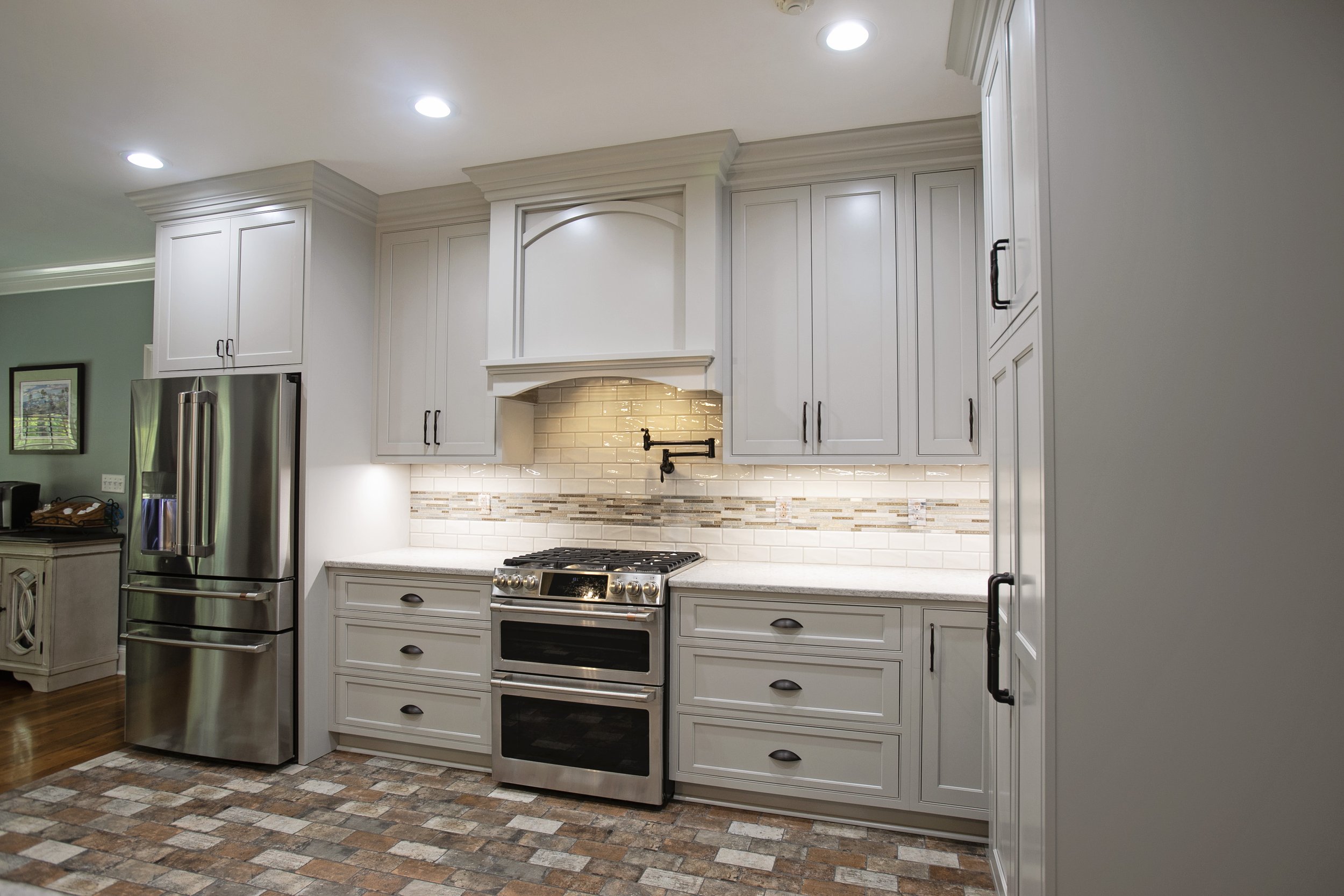 Shiloh Cabinetry in Repose Gray on Cabinets in Leesburg, GA