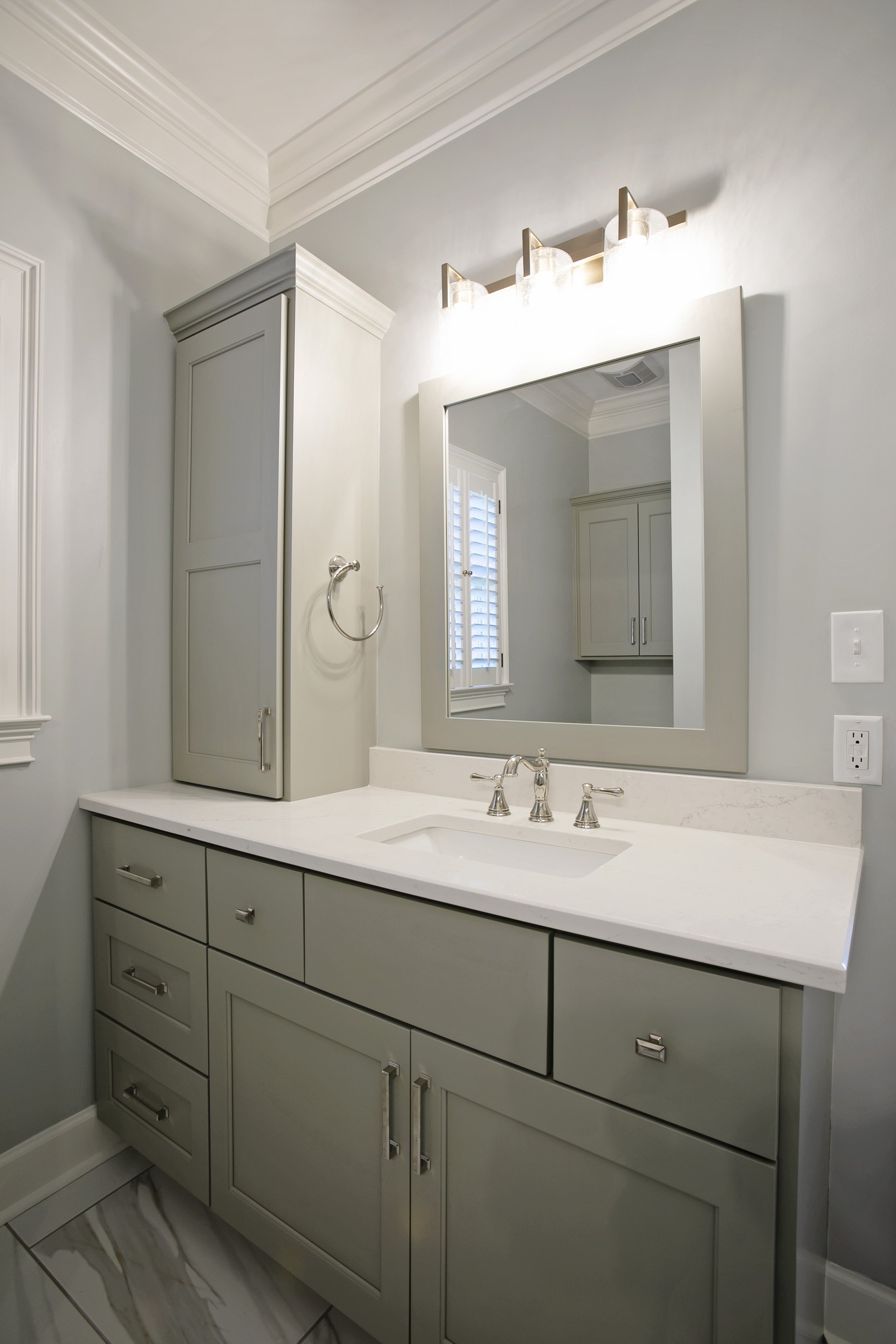 Timeless &amp; Chic Primary Bathroom Cabinetry