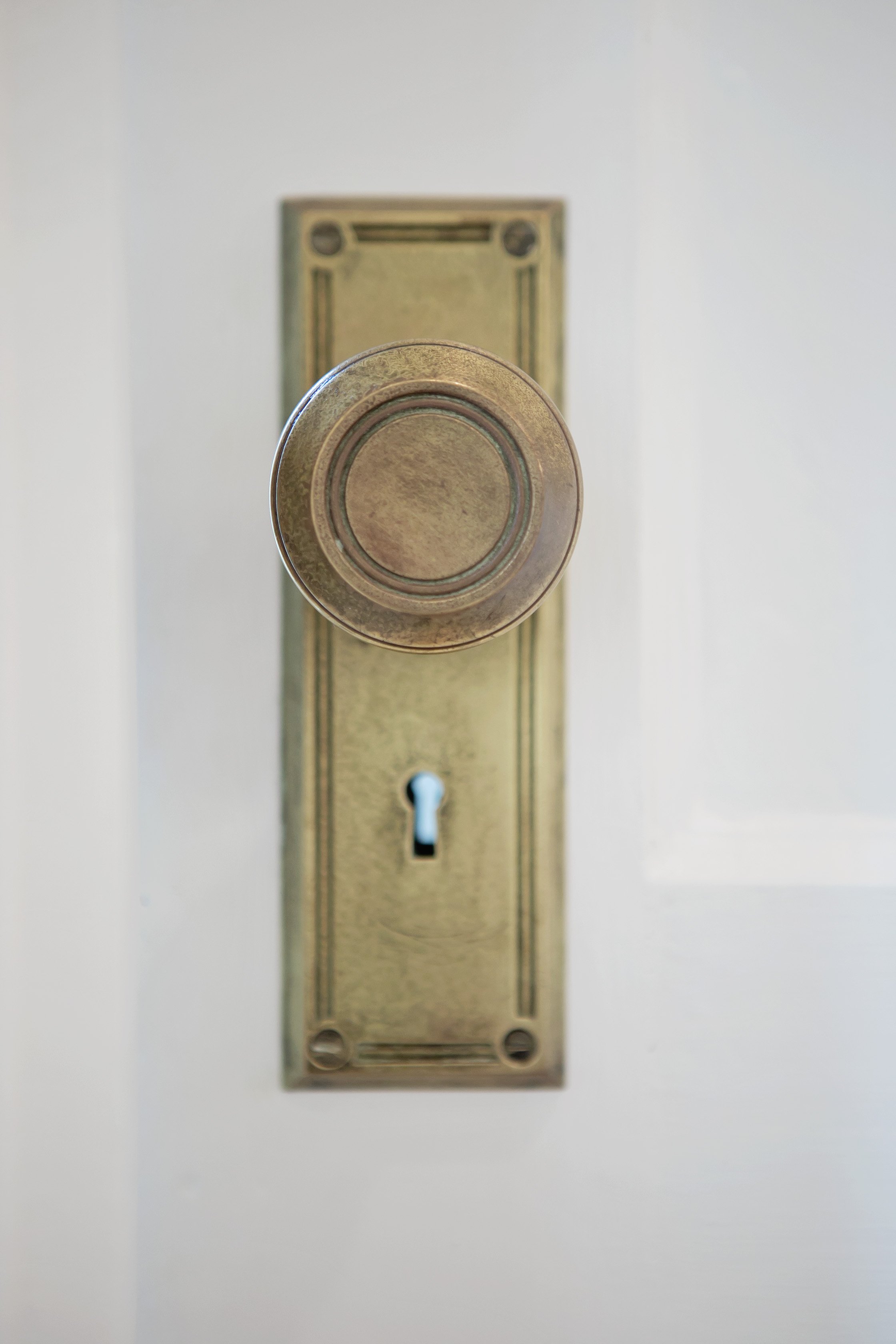Gold Antique Door Knob in Southern Bathroom_Pool Brothers_South Georgia.jpg