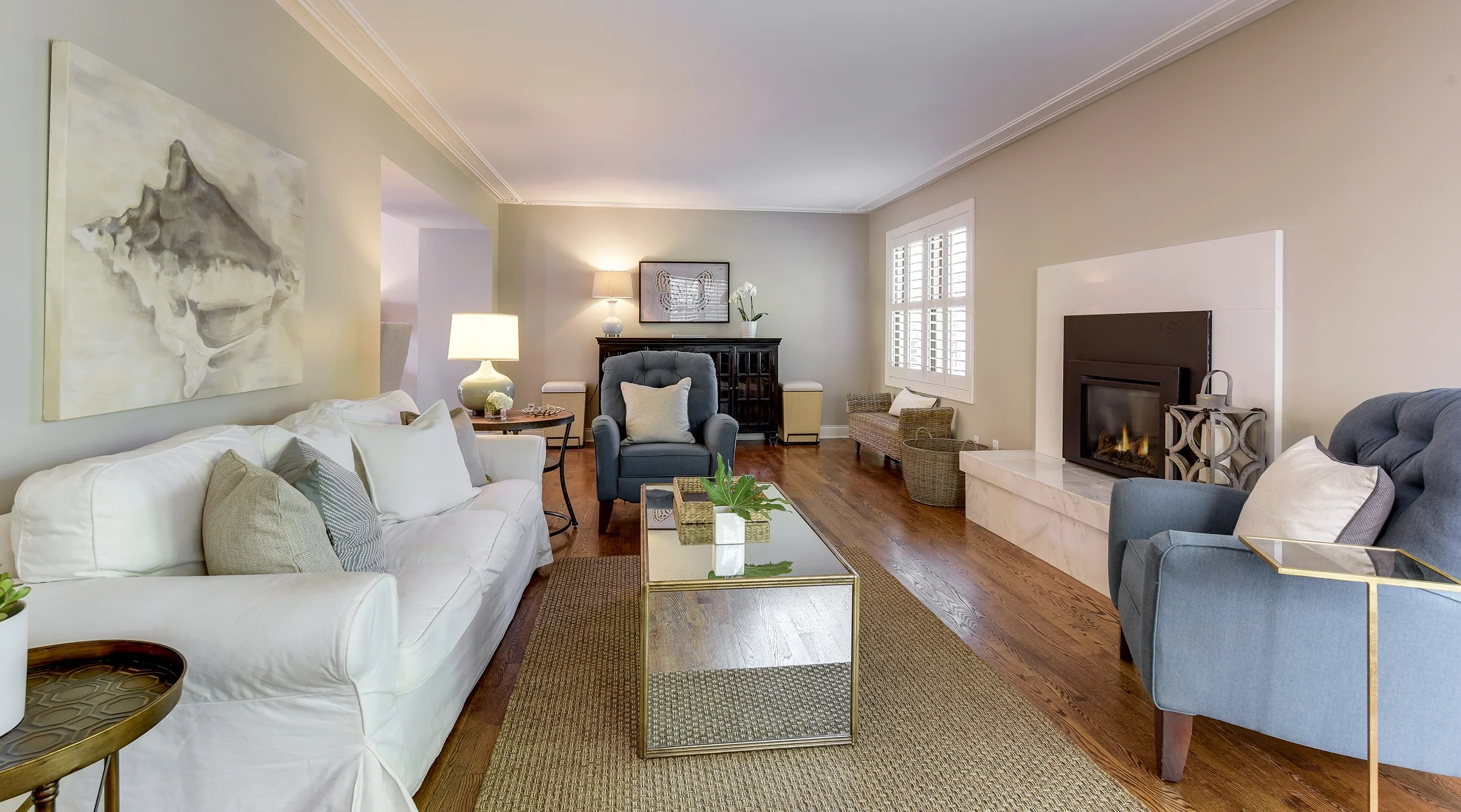 2-livingroom.jpg