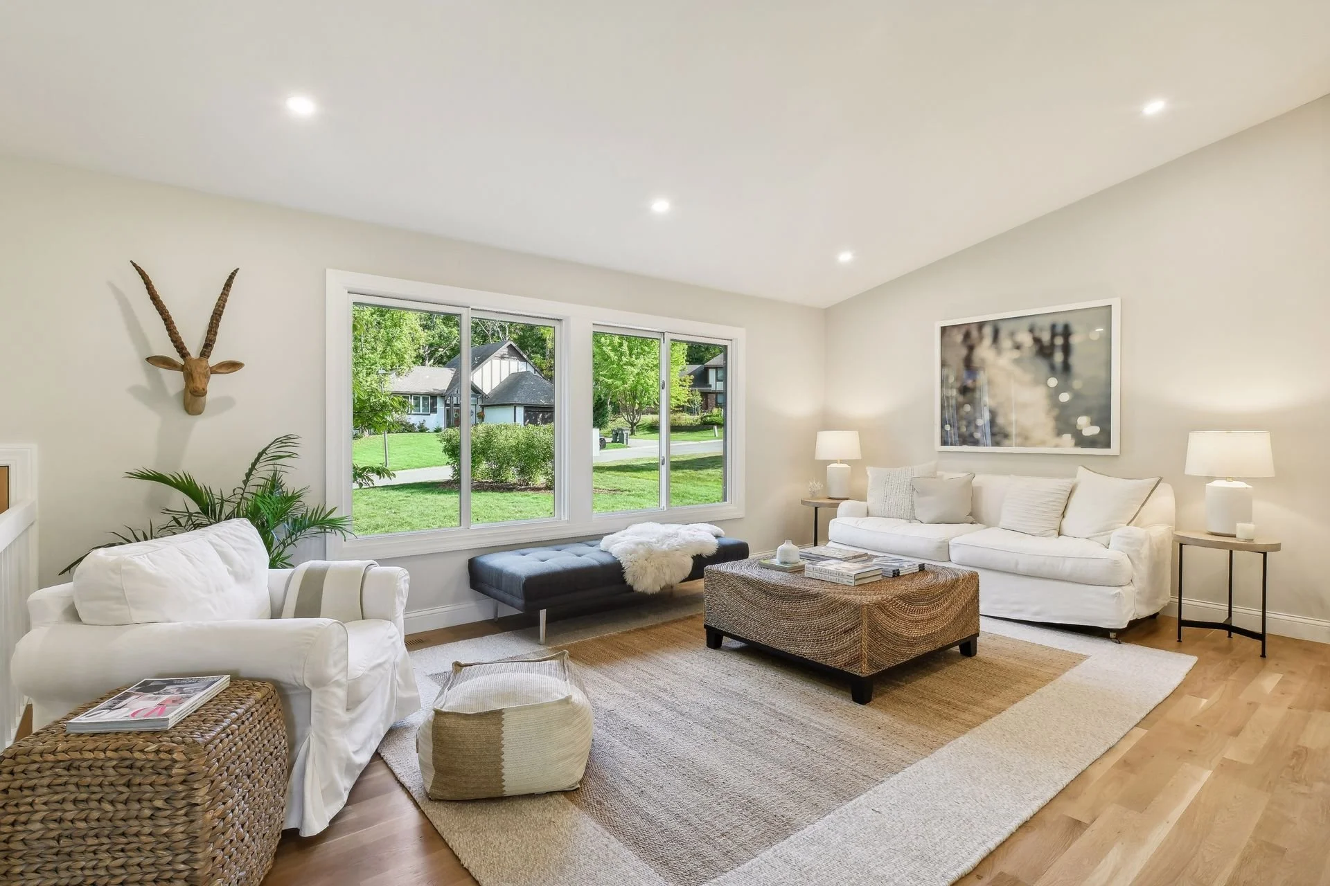 EDEN PRAIRIE - 9490 Leaftop Circle | $599,900