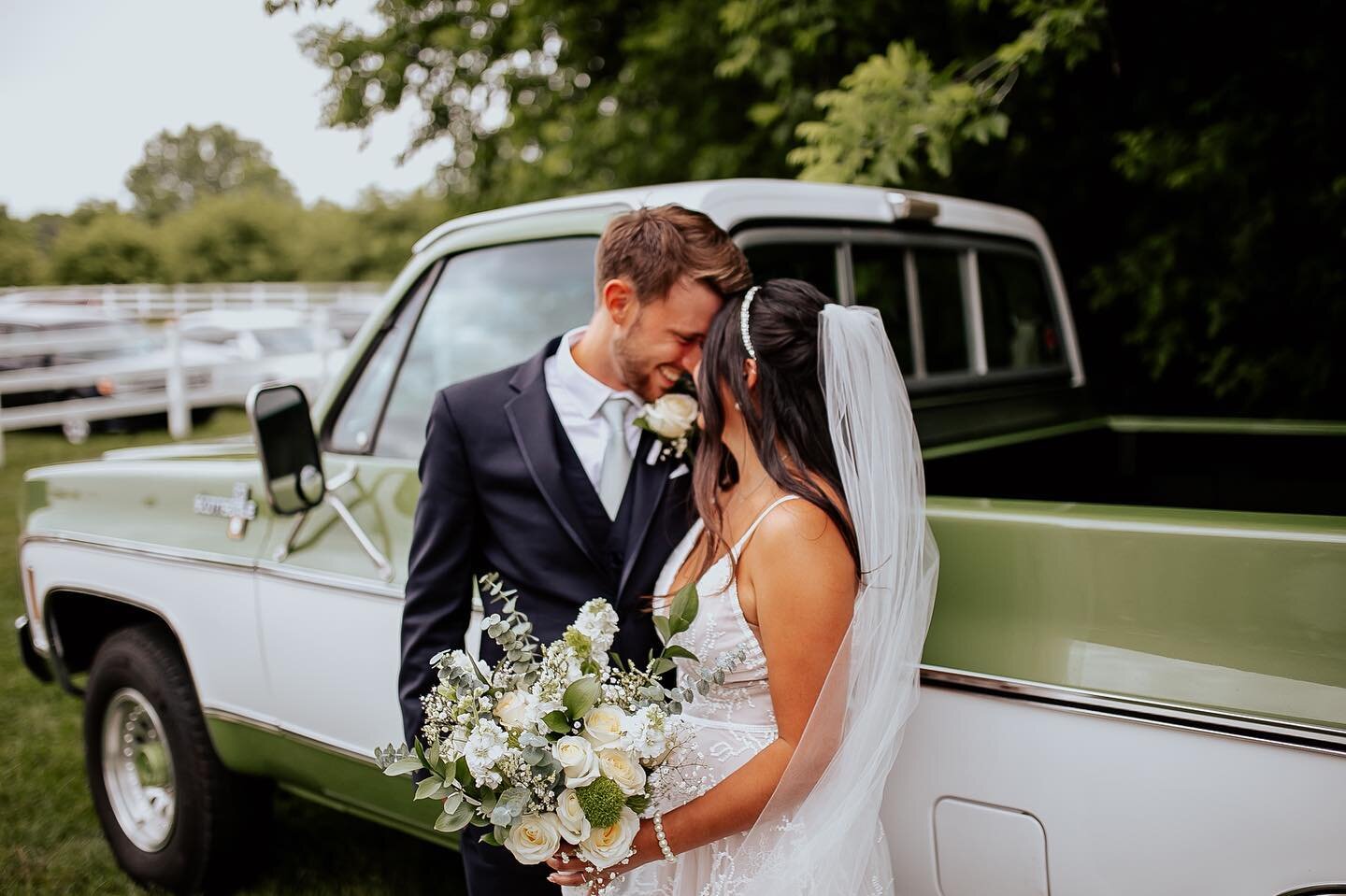 So happy to be back shooting weddings, these two are absolutely perfect 🤩