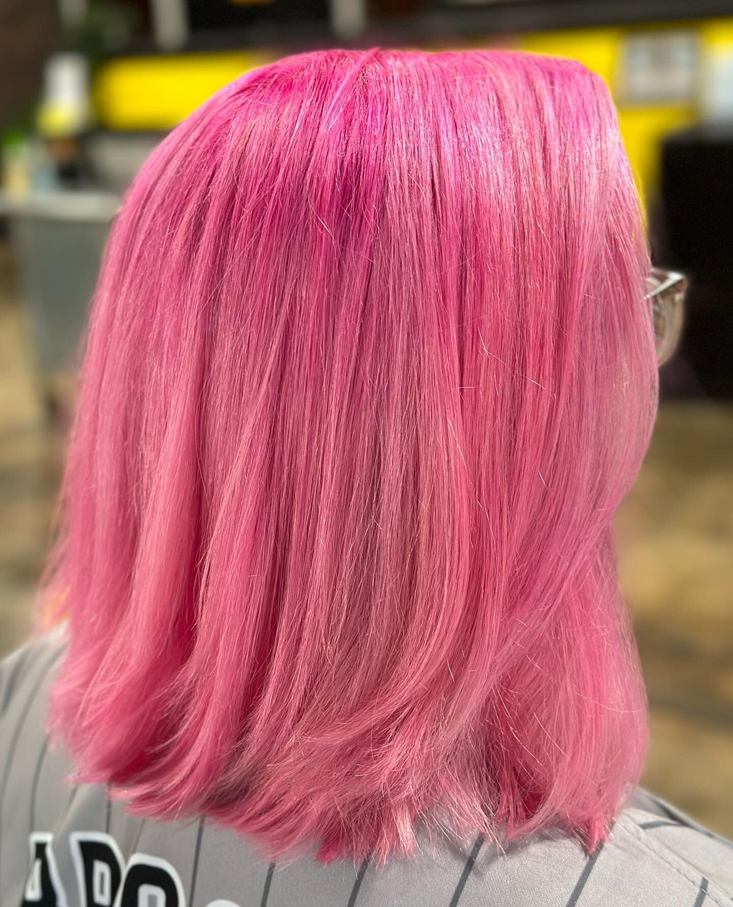 In honor of Barbie movie tickets going on sale this week, I present to you the perfect Barbie hair. 
#barbiemovie #pinkhair #summerhairtrends #stylesbysluss #vividhaircolor #columbiasc #fivepointscolumbia #scstylist #columbiahairstylist