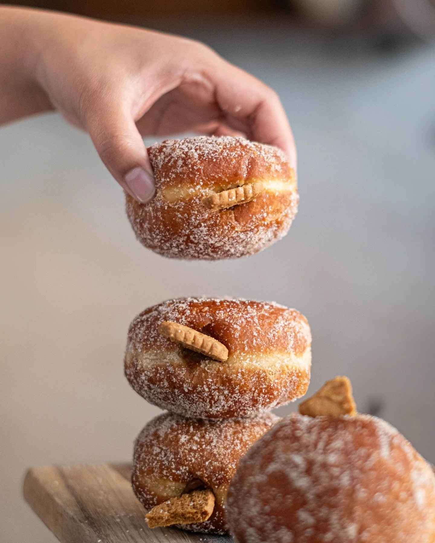 Fall flavors are back. 🤎✨🍎 

🍂 Cookie Butter Donut 🍩 
🍂 Twice-baked Apple Butter Crumble Croissant 🥐 

Available everyday for the season while supplies last!