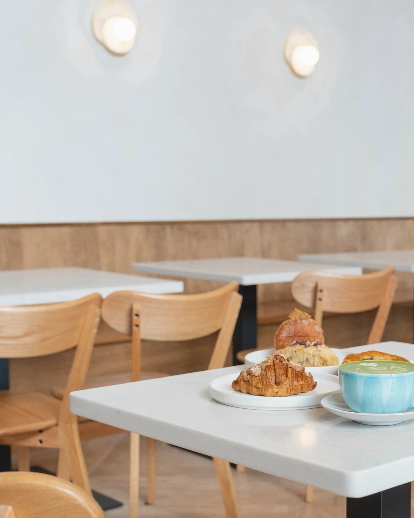 How are we liking the VA location? 🤩✨ We hope you&rsquo;re loving it as much as we do! 

Open everyday from 8AM to 6PM 🏠 
#SundayMorningBakehouse