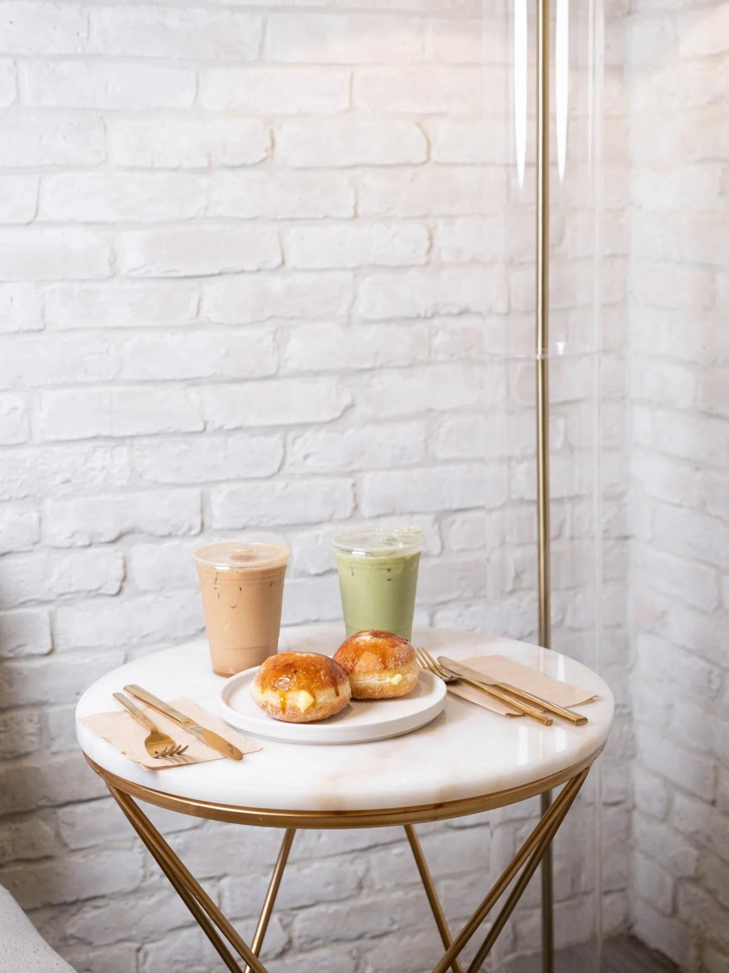 Double the donuts, double the drinks, double the reason to visit us today 😋 Creme Brulee donuts are the go-to this season. 🍵☕️ Who are you bringing with you?