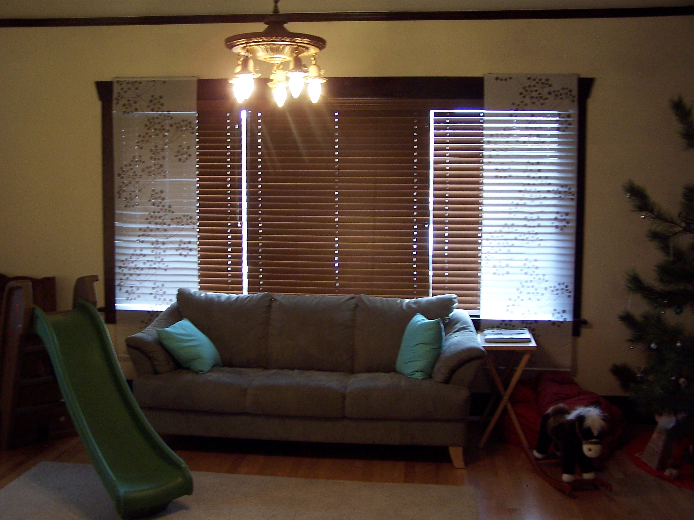 Craig 627 Silver living room 2.JPG