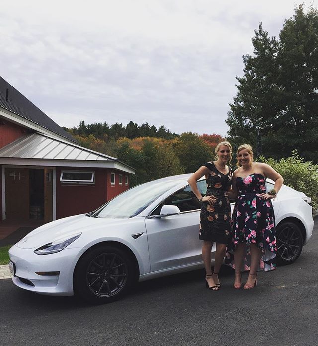 The bride rode in a stretch but the bridesmaids got to ride in a Tesla #evlimo #wedding