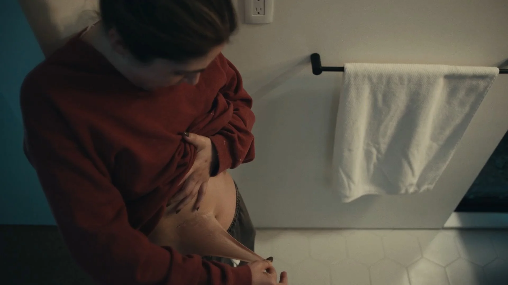 flesh_(screener) (1080p).00_11_29_00.Still029.jpeg