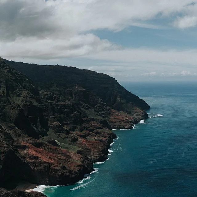 This photo was taken about a year ago when Keith and I celebrated our 10th wedding anniversary on Kauai. I&rsquo;ve been thinking about how much life has changed since then. It&rsquo;s hard to believe how close we are to meeting our baby boy and let 