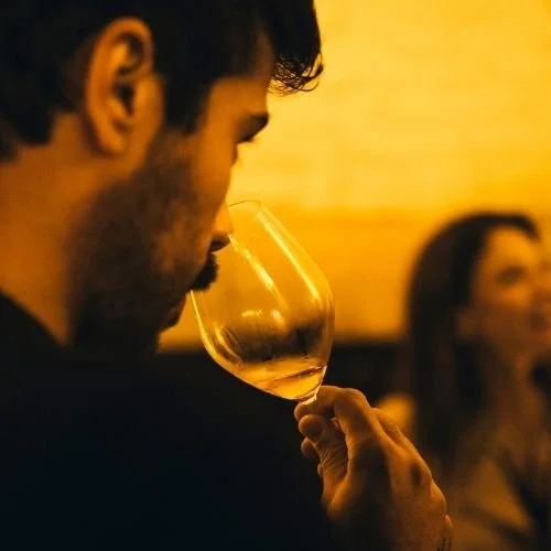 segunda-taca-evento-feira-de-vinhos-em-pinheiros-sao-paulo-2026_ (8).jpg