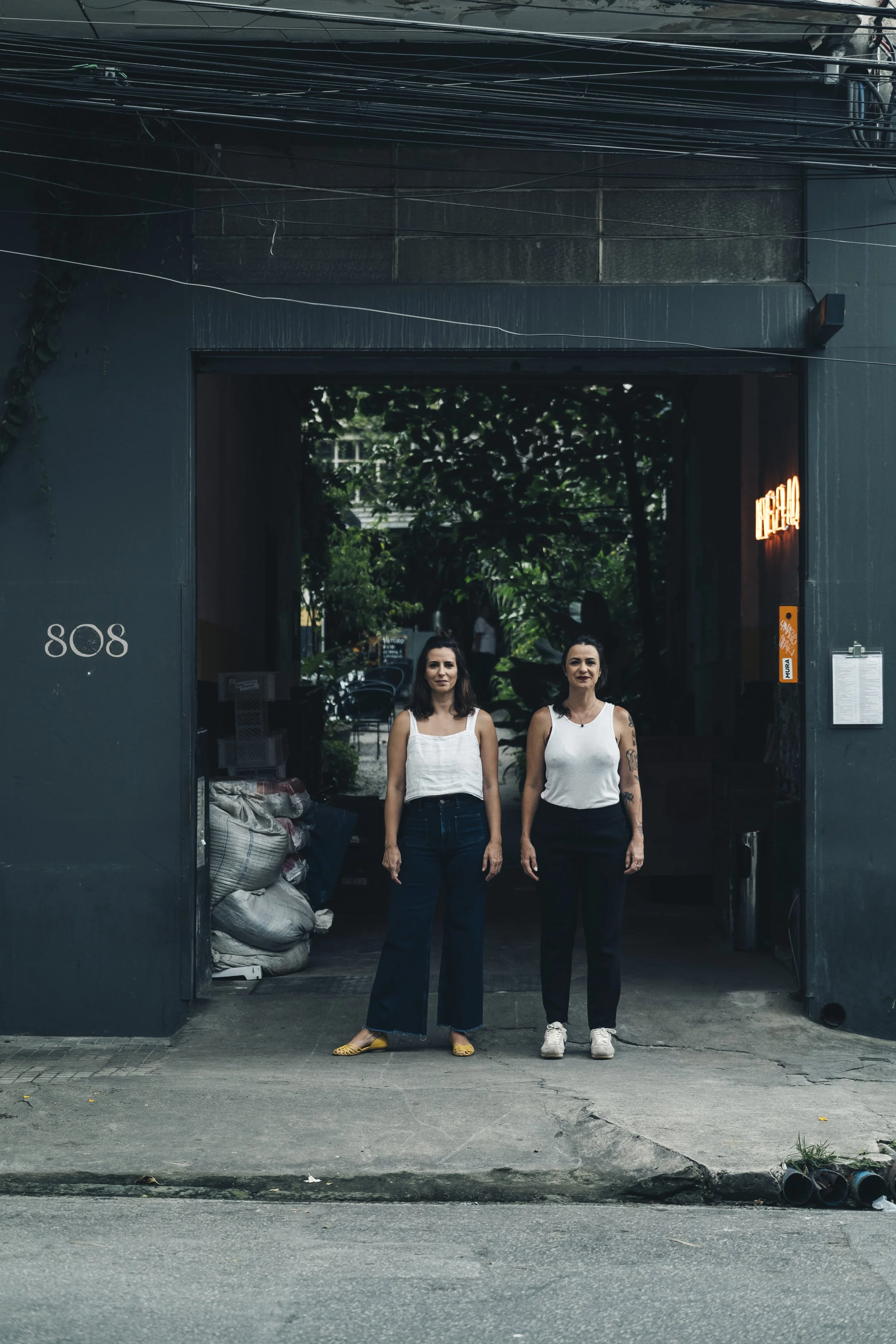 Karina e Gabriela Barretto Futuro Refeitório.jpg