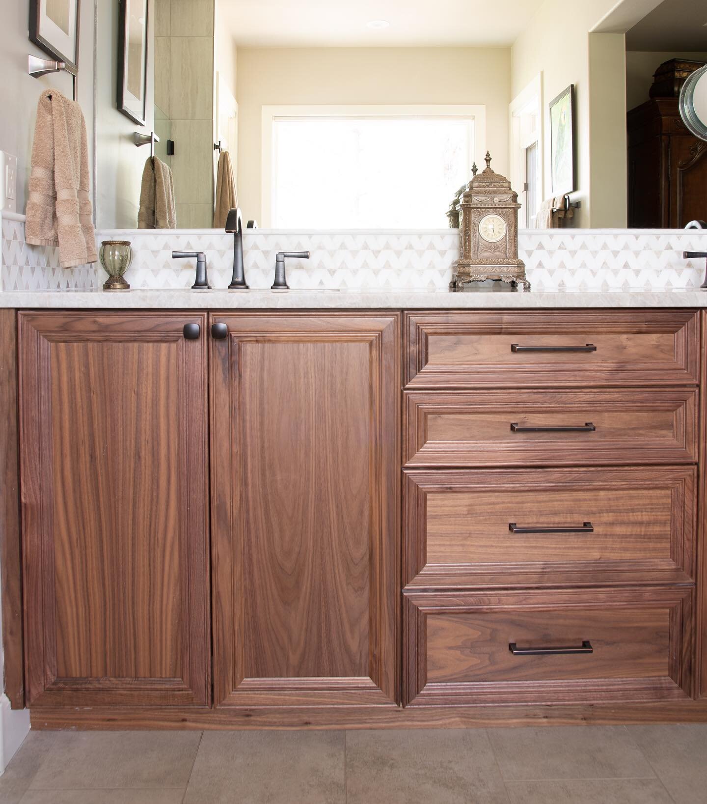 Keeping things more traditional in this master bathroom! #northcabinetco