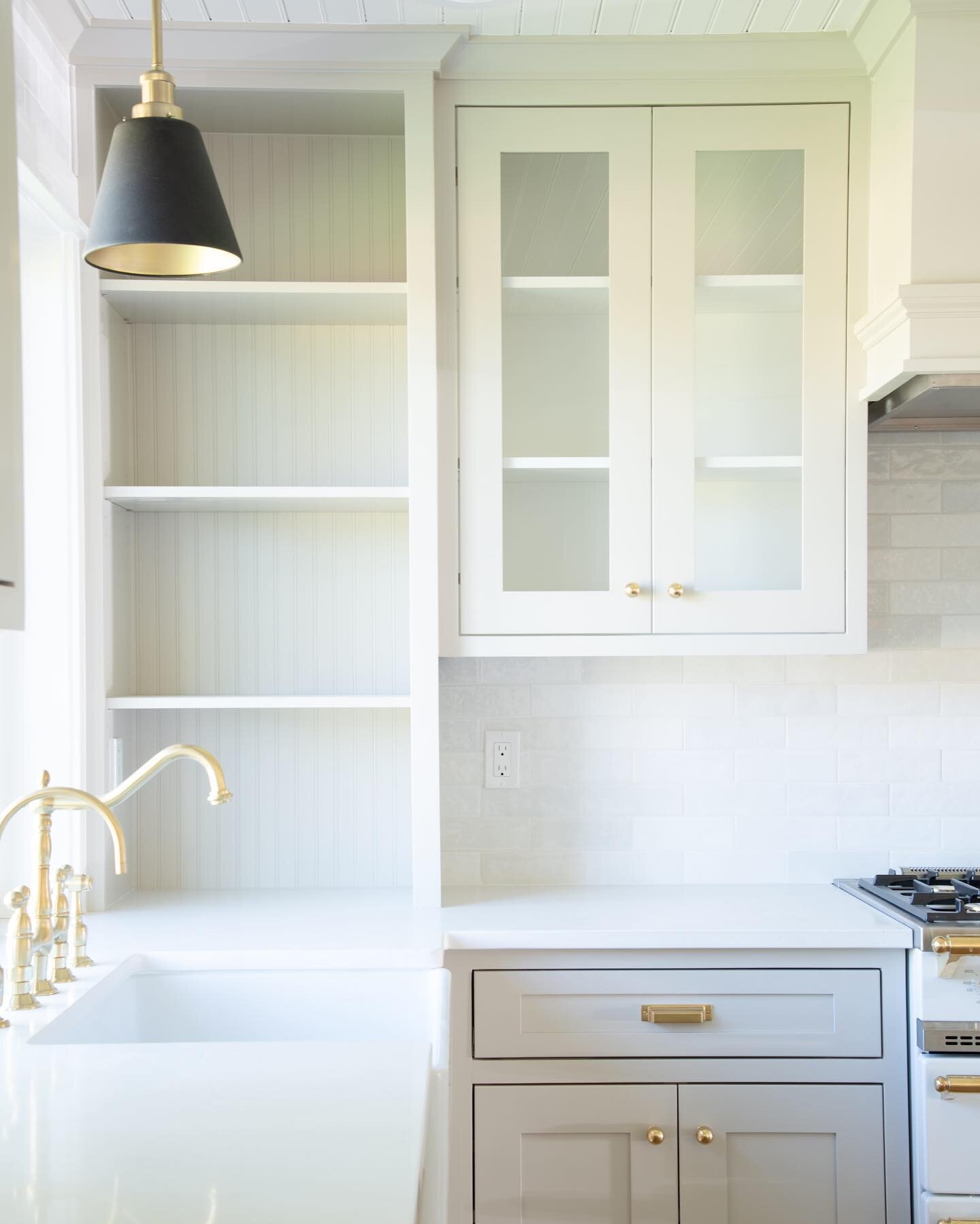 Open shelves, glass door fronts, inset cabinets&hellip; so many good things in this kitchen! #northcabinetco
