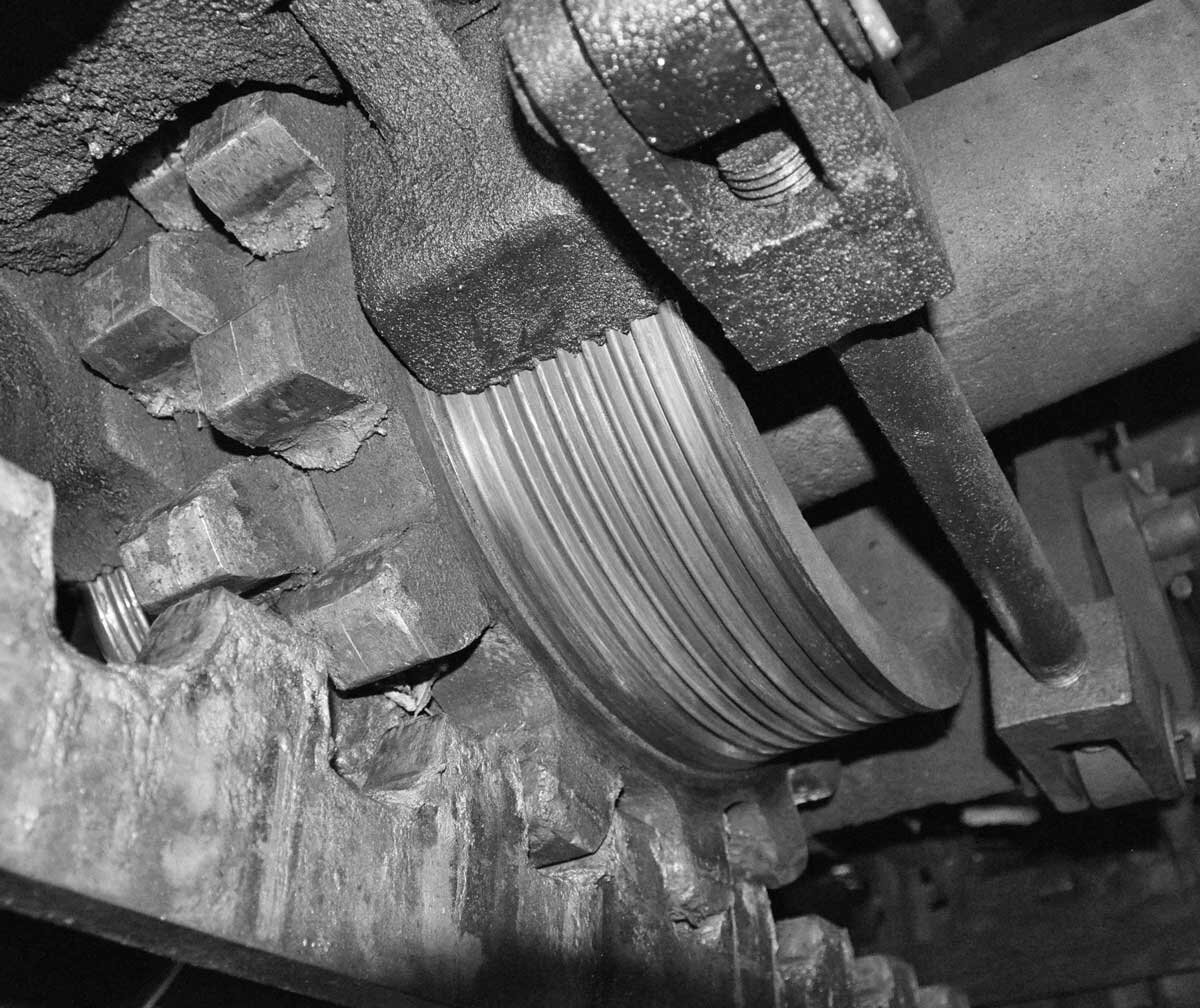  A detailed photo showing the integrated cog, driving axle, and steam-actuated drum brakes. MPPR No. 4 is unlike any steam locomotive in operation in the U.S. 