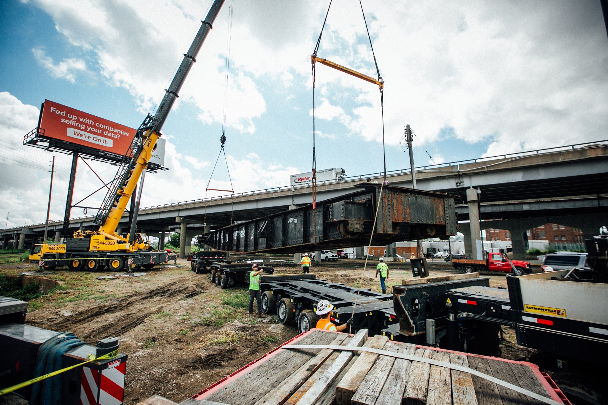 turntable-loaded-onto-truck.jpg