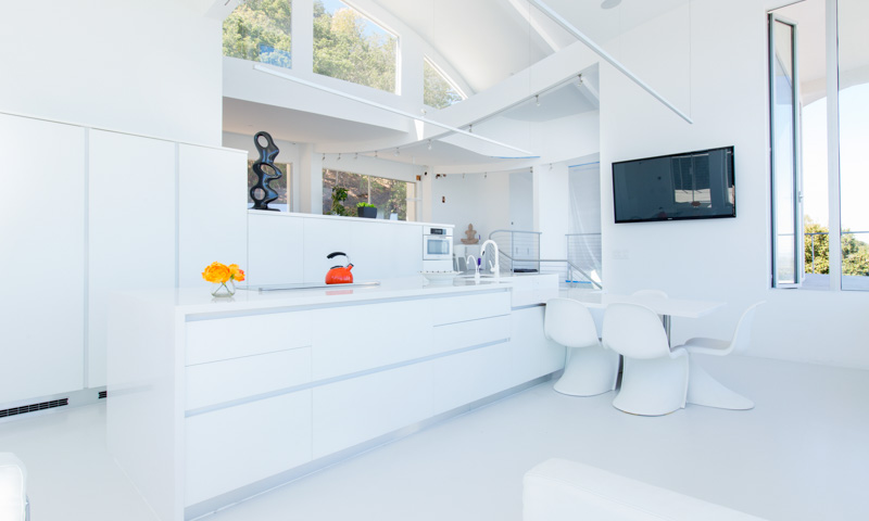 Modern-white-kitchen_Volare_Ruby-AIMG_0134.jpg