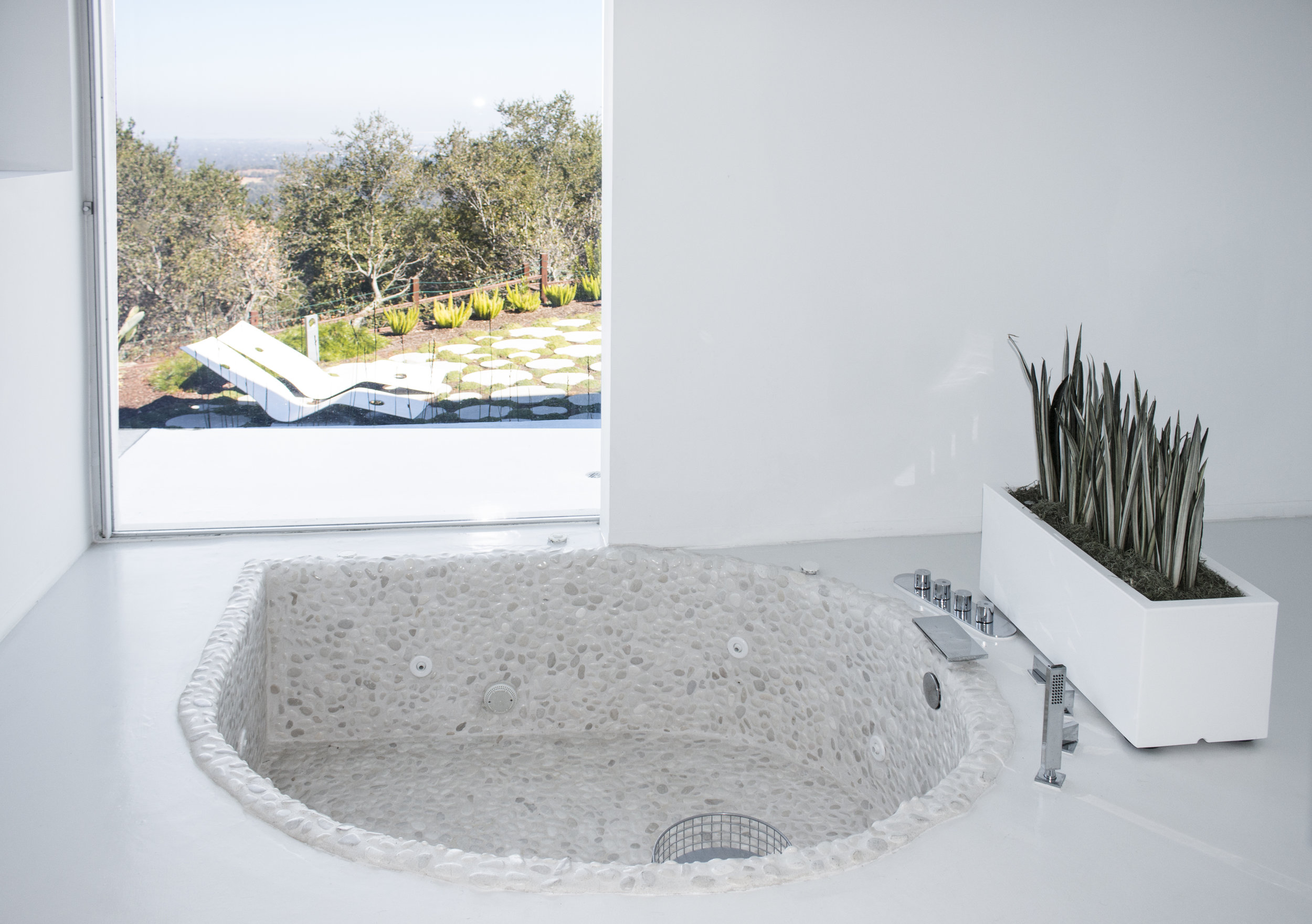 bathtub.jpg